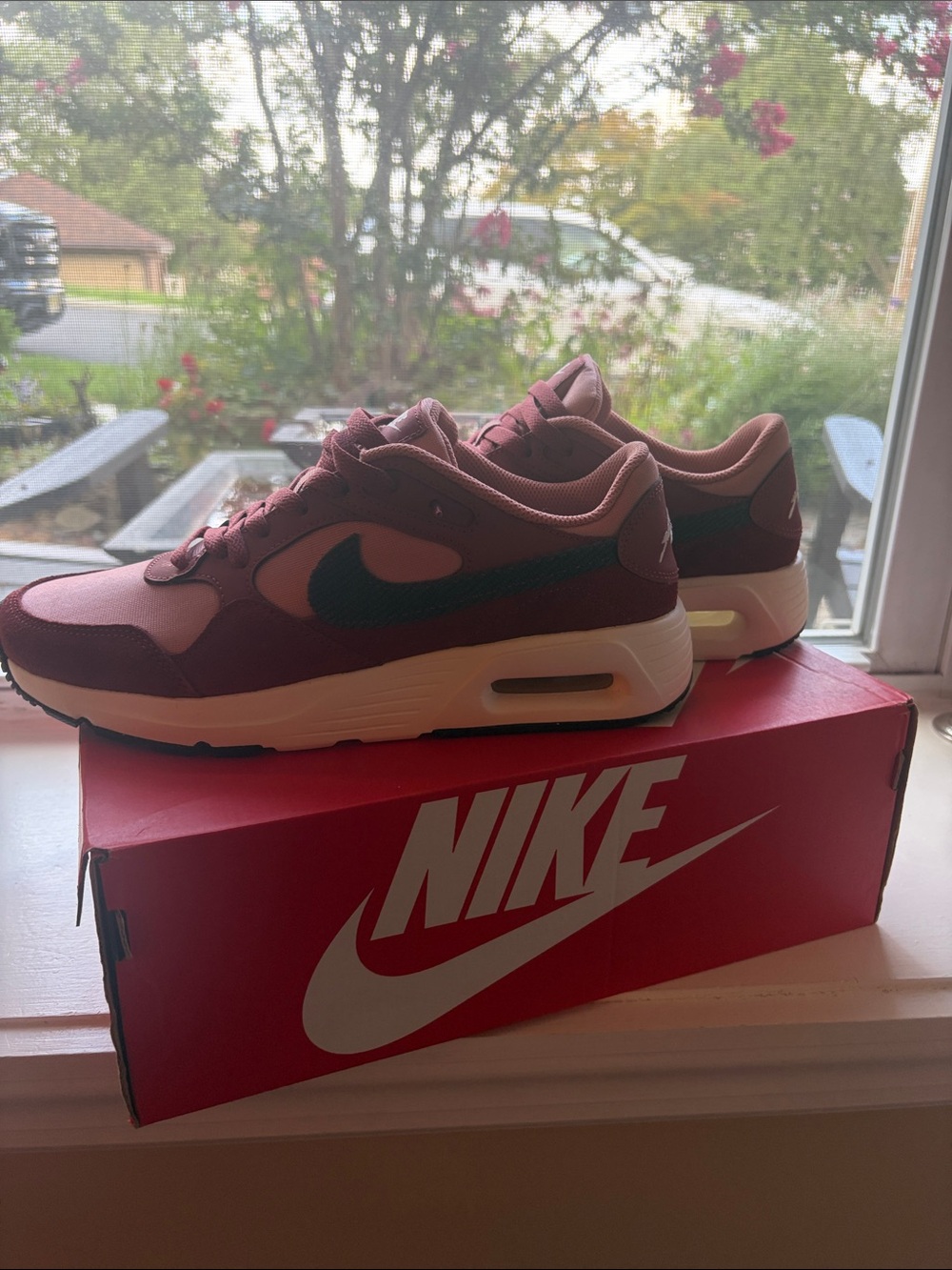 Nike Air Max Women’s Maroon Pink Athletic Sneakers with Black Swoosh - Picture 6 of 12